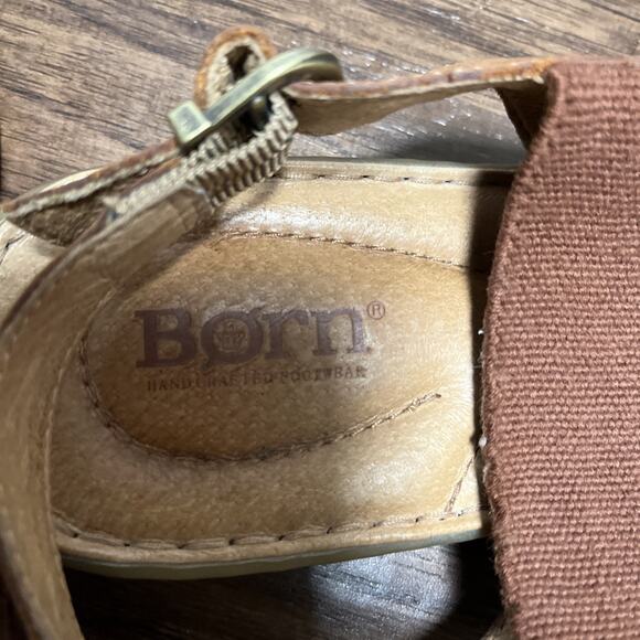 BORN LEATHER SANDALS WOMEN SZ 9M TUSAYAN FLAT BUCKLE BACK STRAP LEATHER ELASTIC - Picture 3 of 6